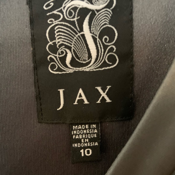 Gorgeous Body Con Dress - Picture 5 of 7